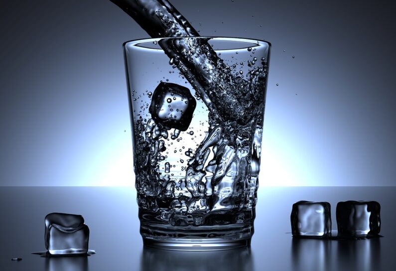 glass-1206584_1280.jpg